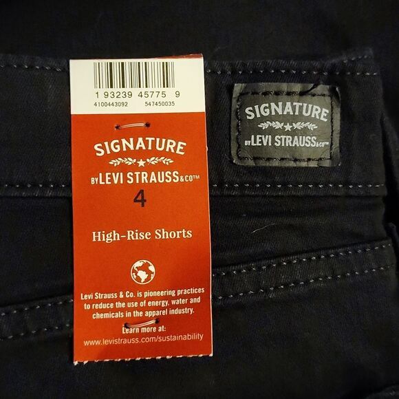 Signature by Levi Strauss & Co. Women's 4 Black Cuffed Short - Picture 5 of 5